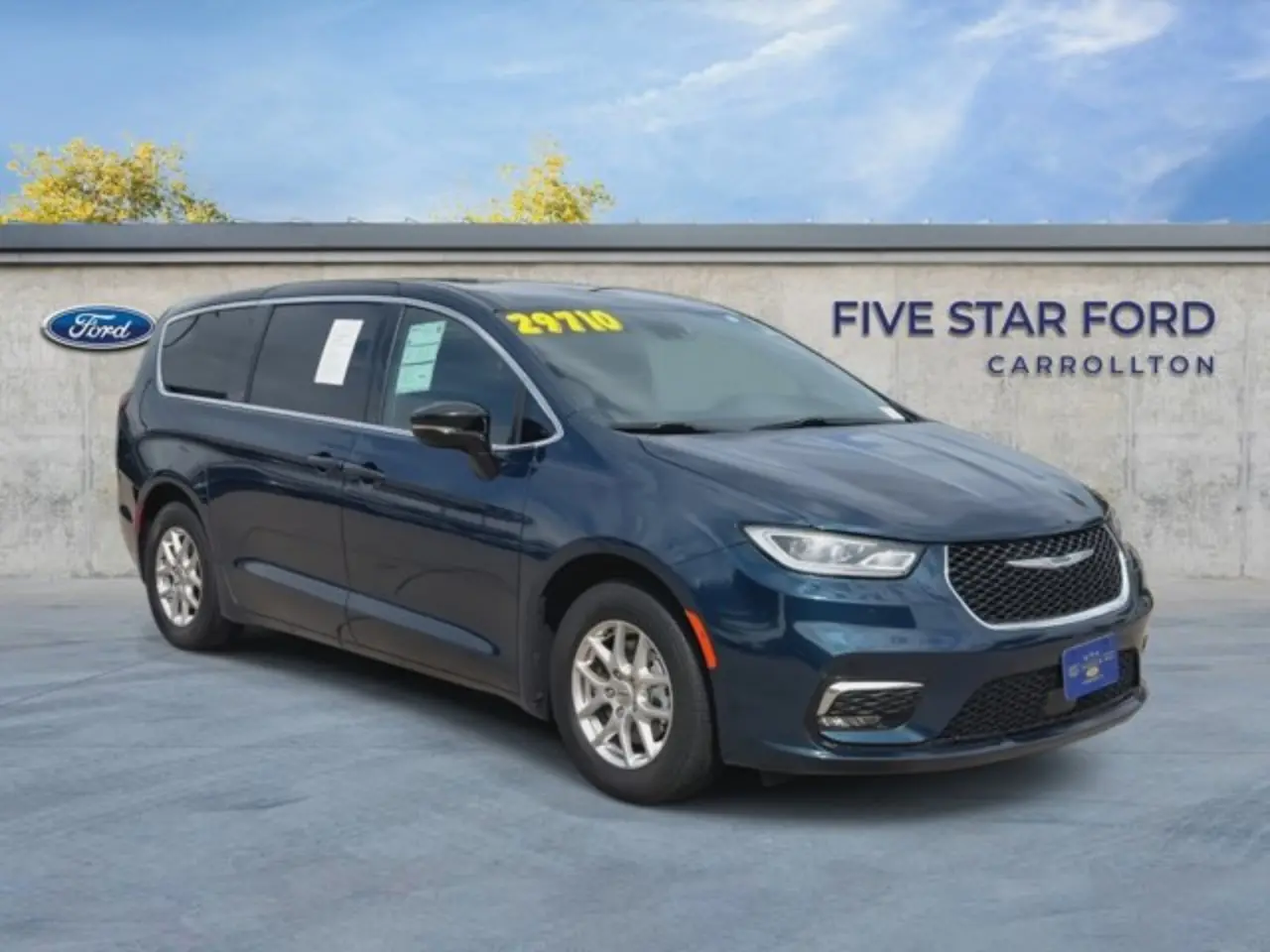 Vehicle Image 2
