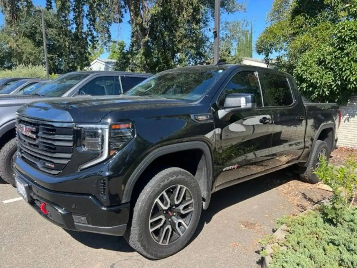 2023 GMC Sierra 4WD Crew Cab Short Box AT4's photo