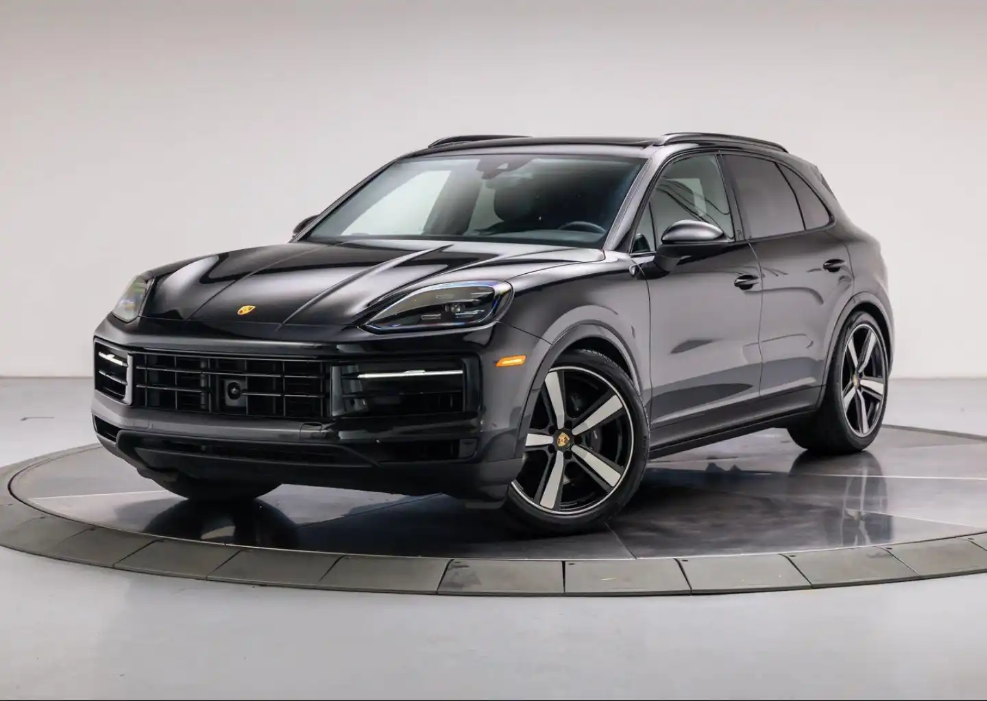 2024 Porsche Cayenne Base's photo