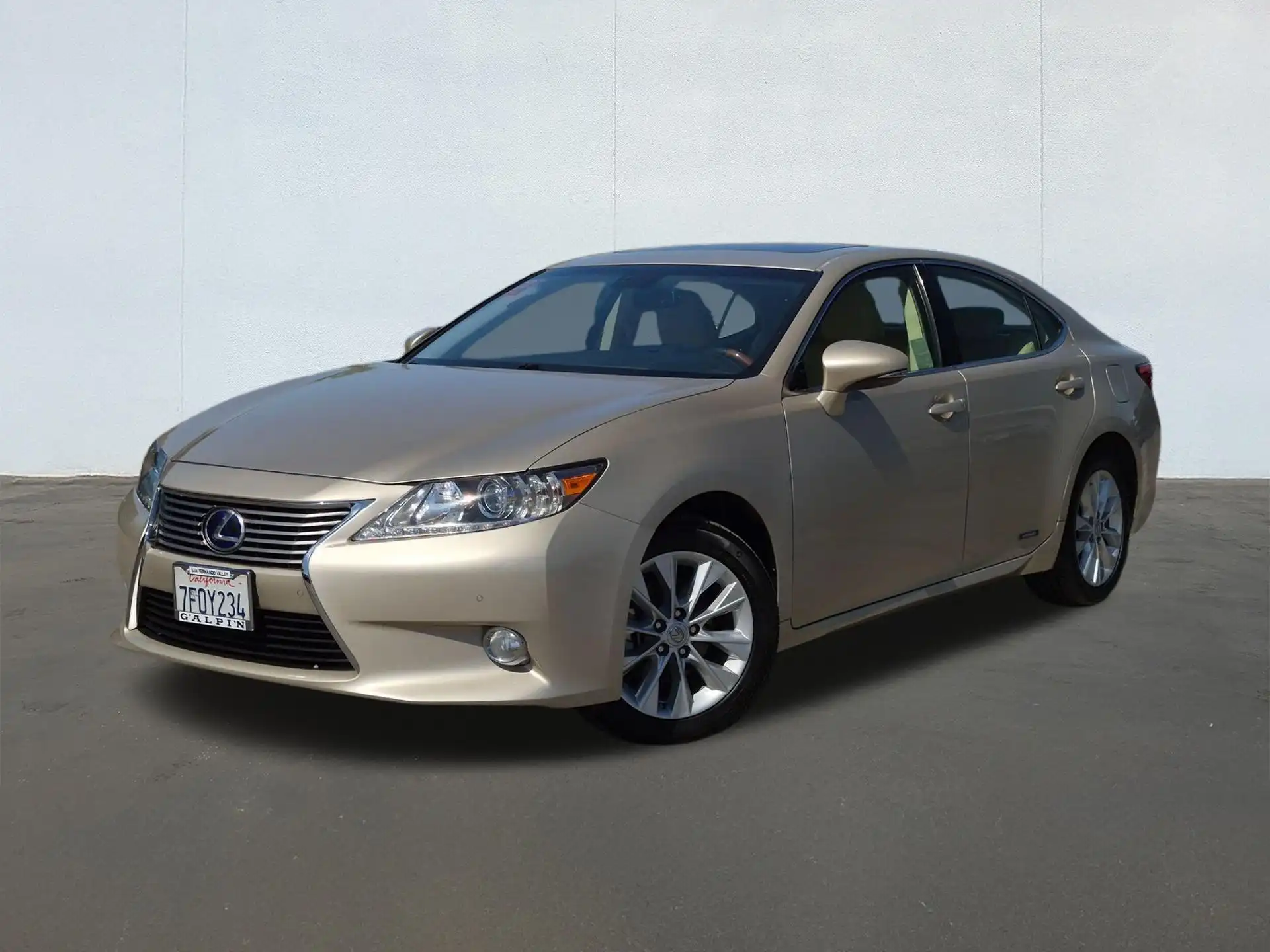 2013 Lexus ES 350 300h's photo