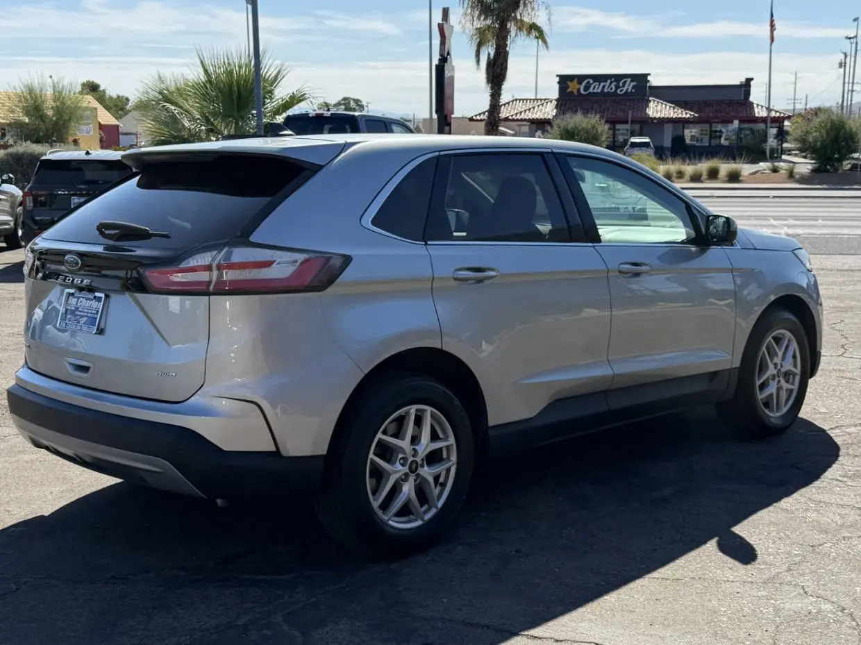2024 Ford Edge SEL AWD photo 3