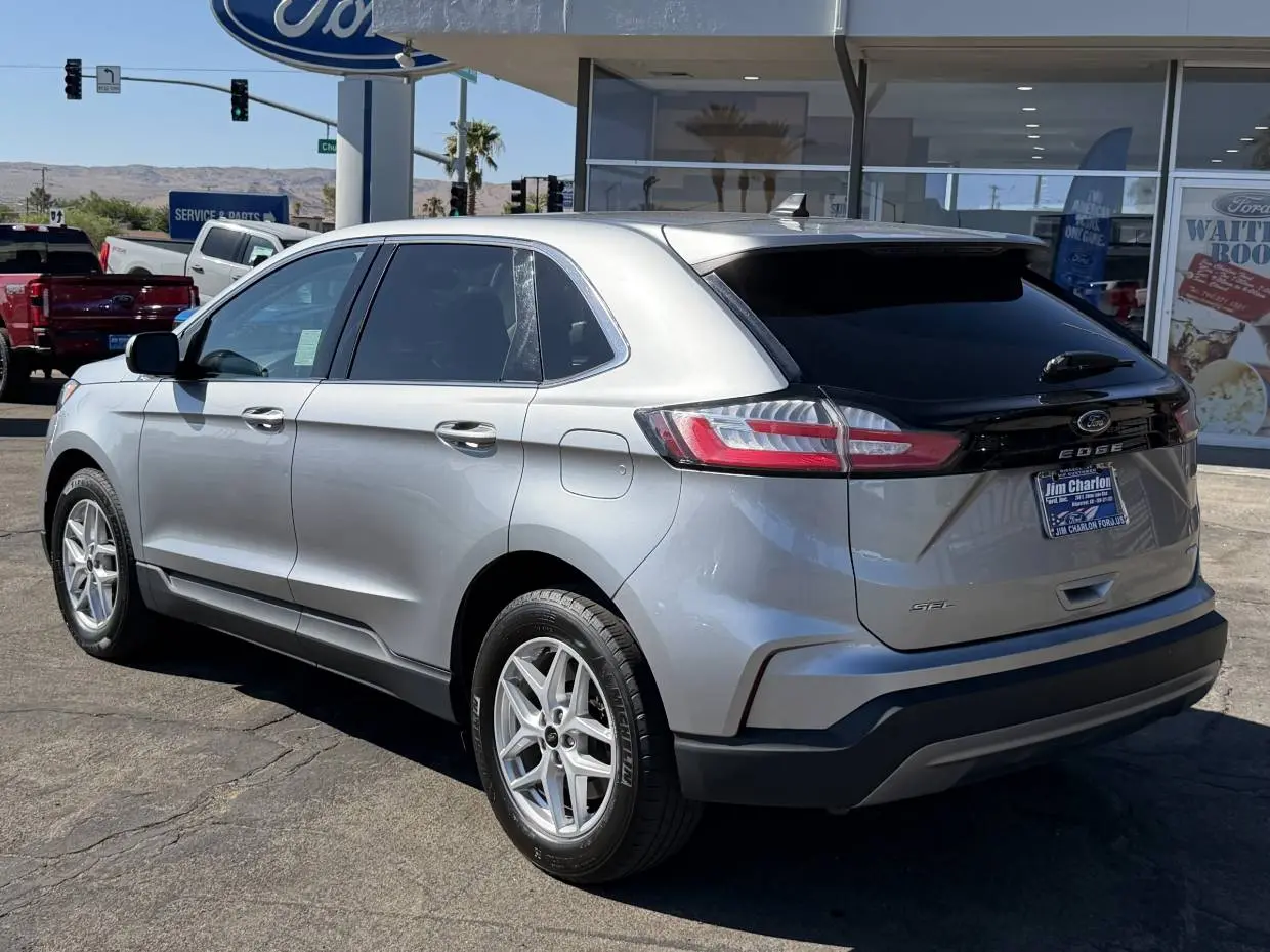 2024 Ford Edge SEL AWD photo 5