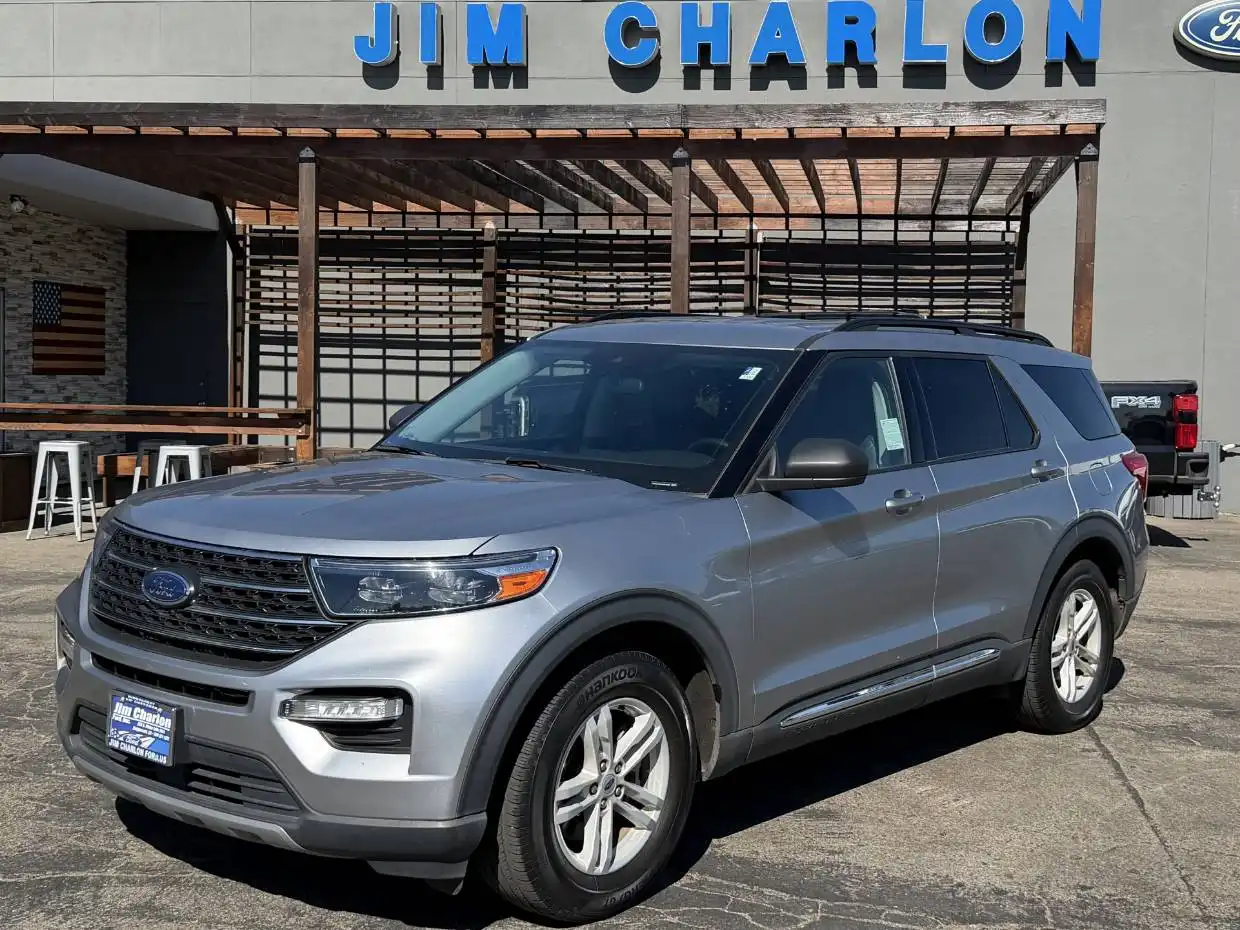 2023 Ford Explorer XLT RWD's photo