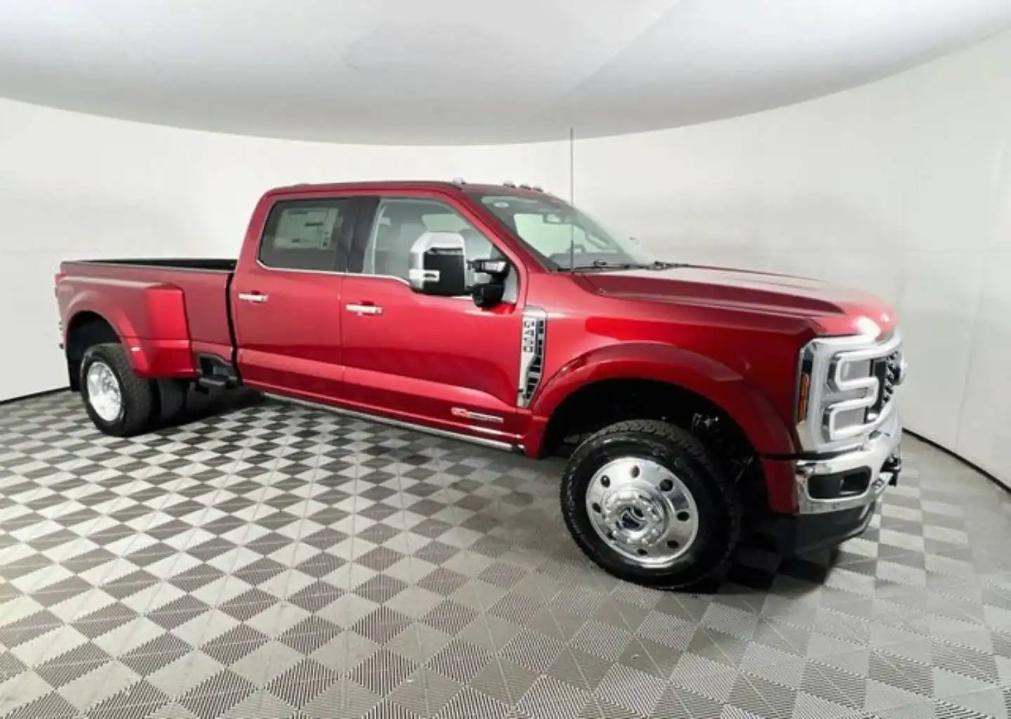 2026 Ford F-450 Lariat 4WD Crew Cab DRW 8' Box's photo