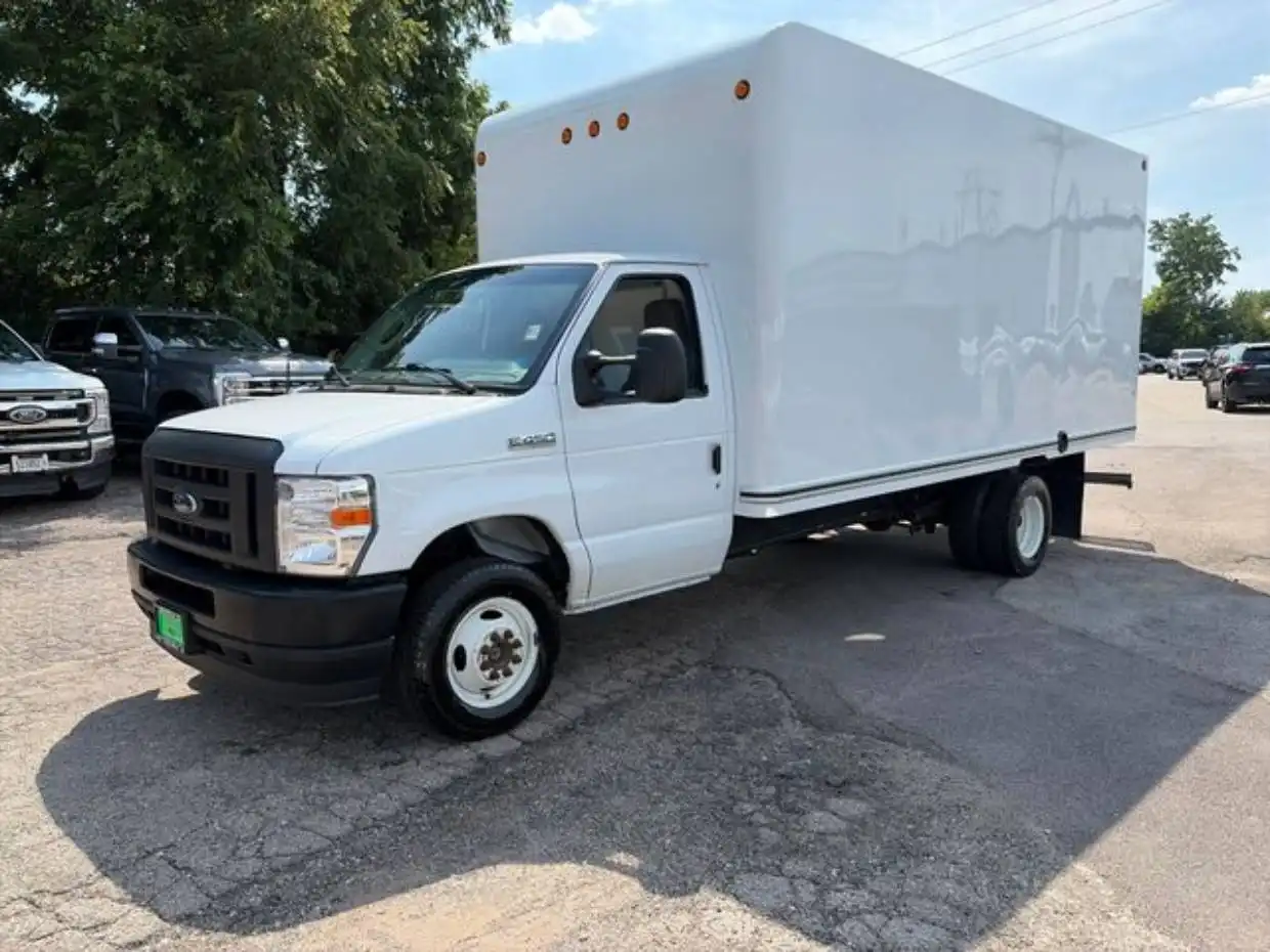 2024 Ford E-Series DRW E-450 Super Duty 176 in WB's photo
