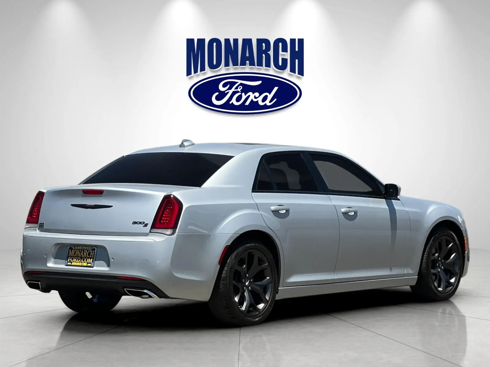 2022 Chrysler 300 S photo 3