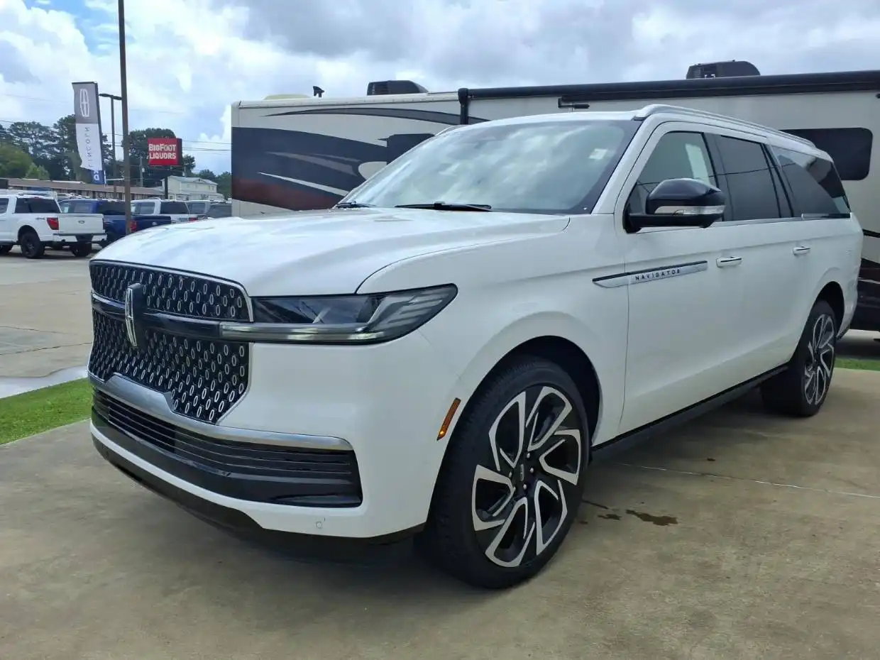 2027 Lincoln Navigator Reserve L 4WD's photo