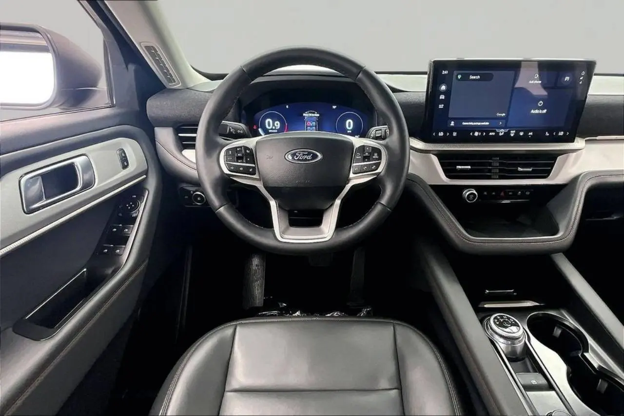2025 Ford Explorer Active 4WD (PL535) photo 5