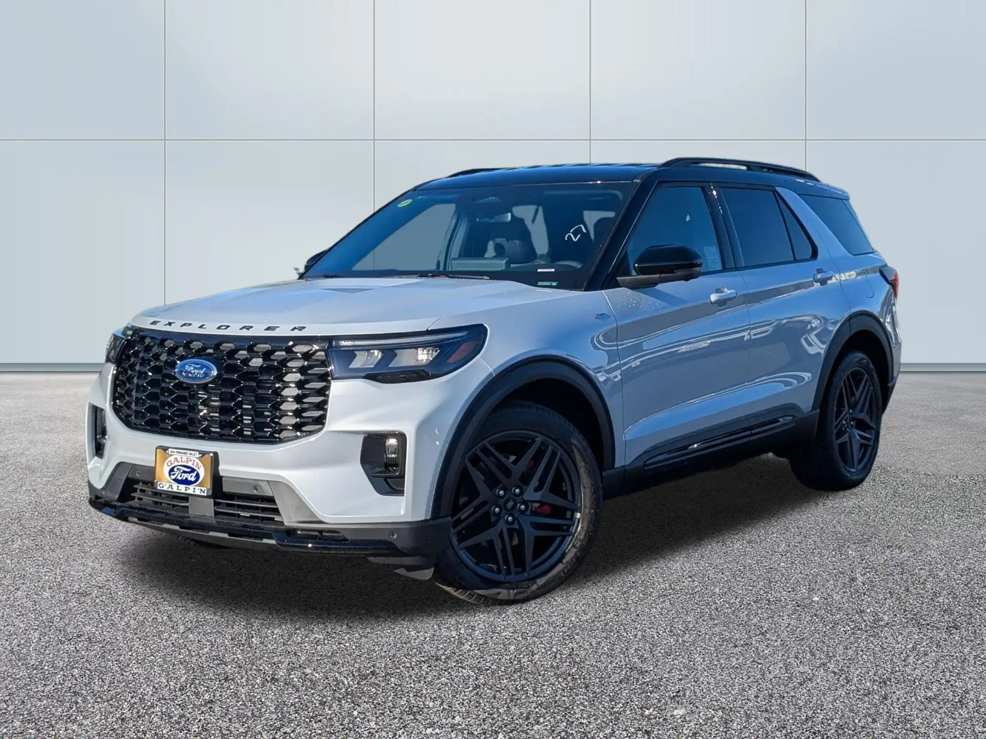 2026 Ford Explorer ST-LINE RWD's photo