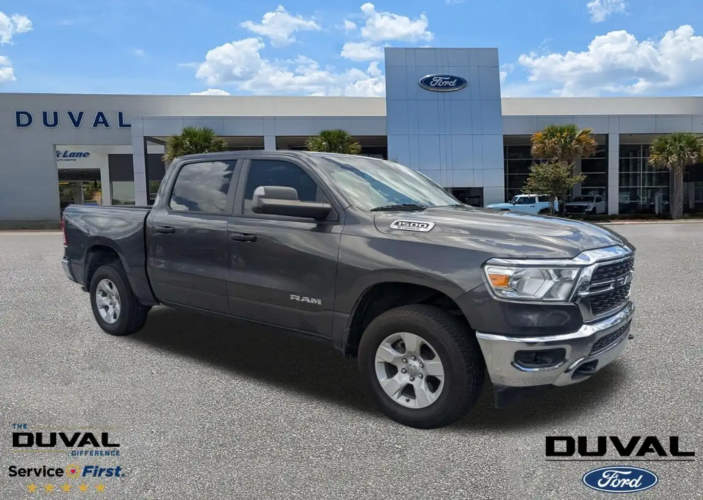 2024 RAM 1500 Big Horn/Lone Star 4x4 Crew Cab 5'7's photo