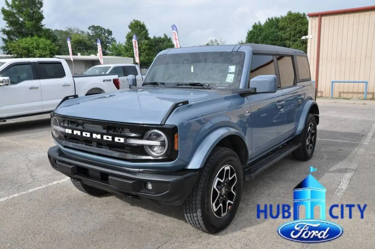 2024 Ford Bronco Outer Banks 4x4's photo