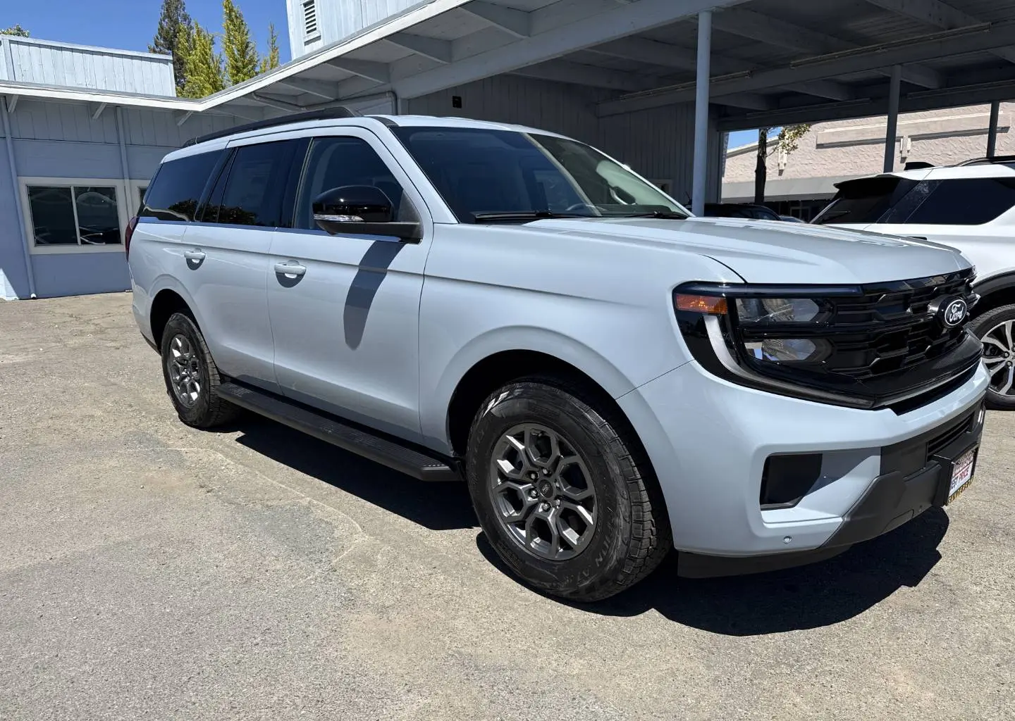 2027 Ford Expedition Active 4x4 photo 4
