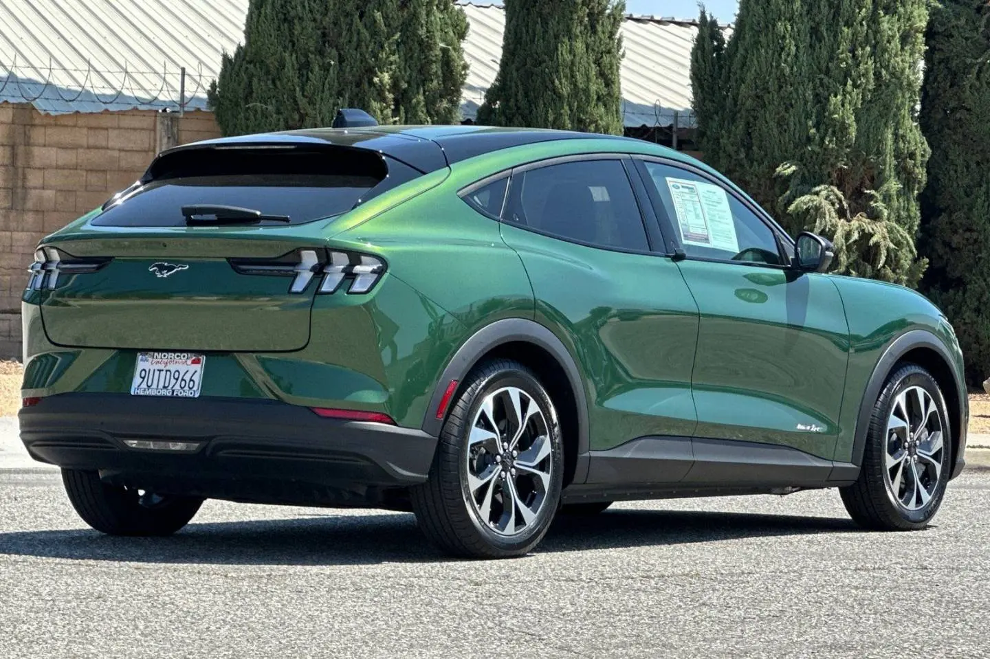 2025 Ford Mustang-Mach-e Select photo 4