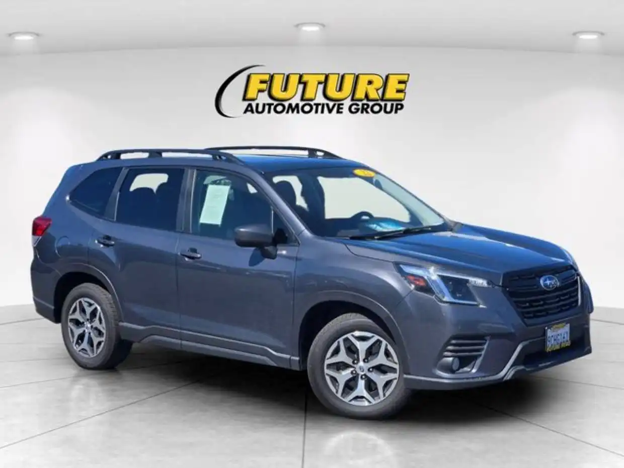 2022 Subaru Forester Premium's photo