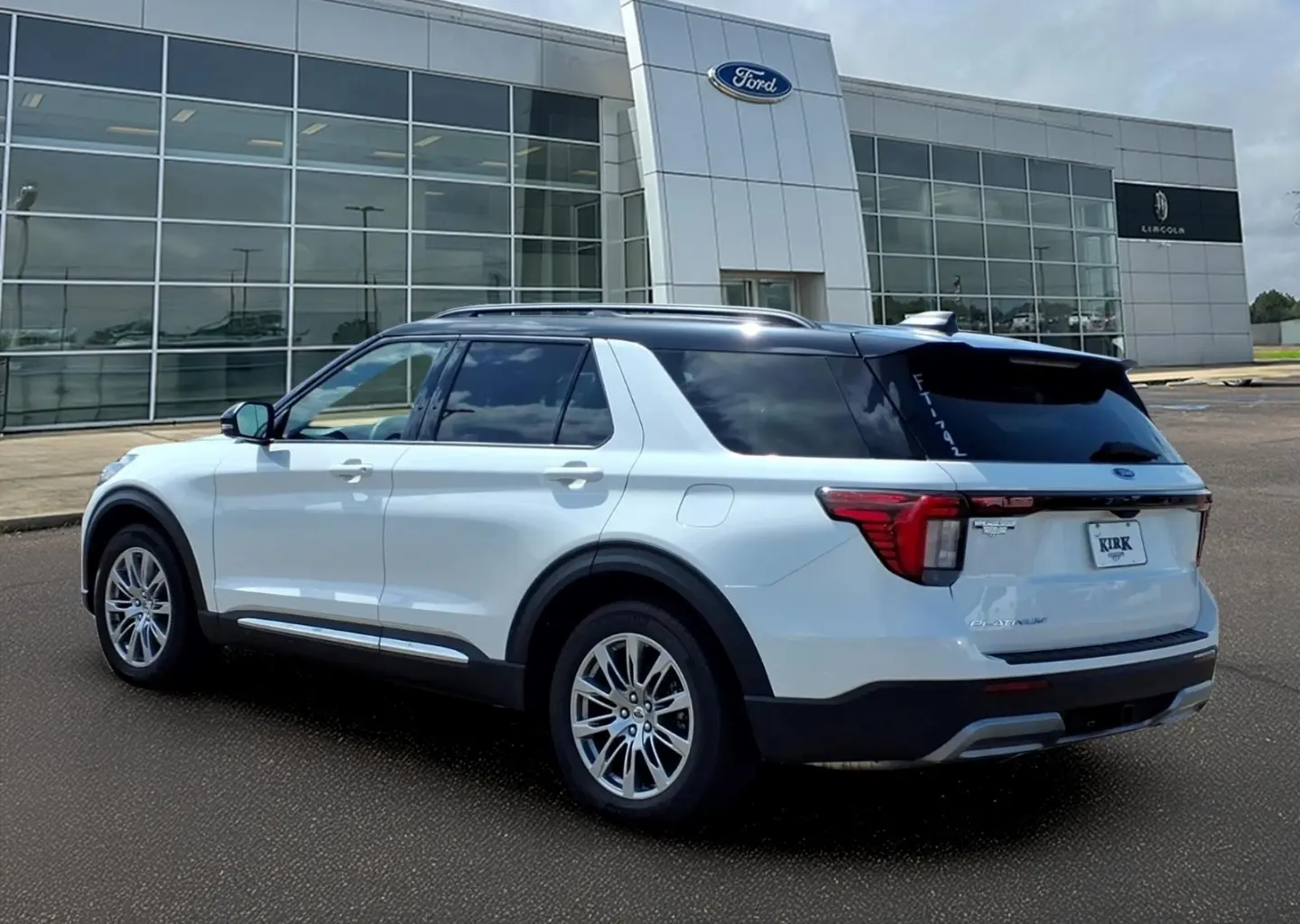 2025 Ford Explorer Platinum (PL535) photo 3