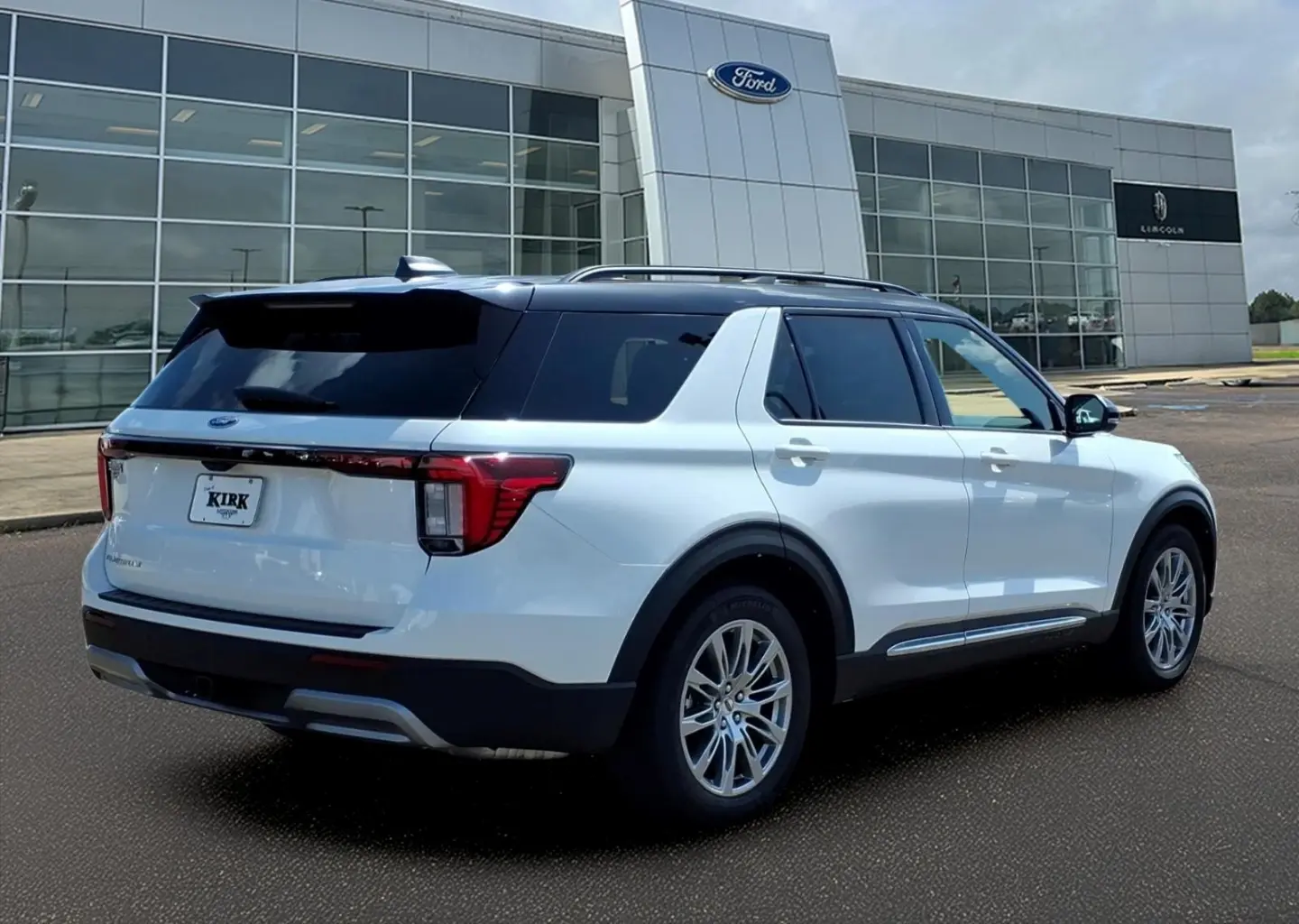 2025 Ford Explorer Platinum (PL535) photo 5