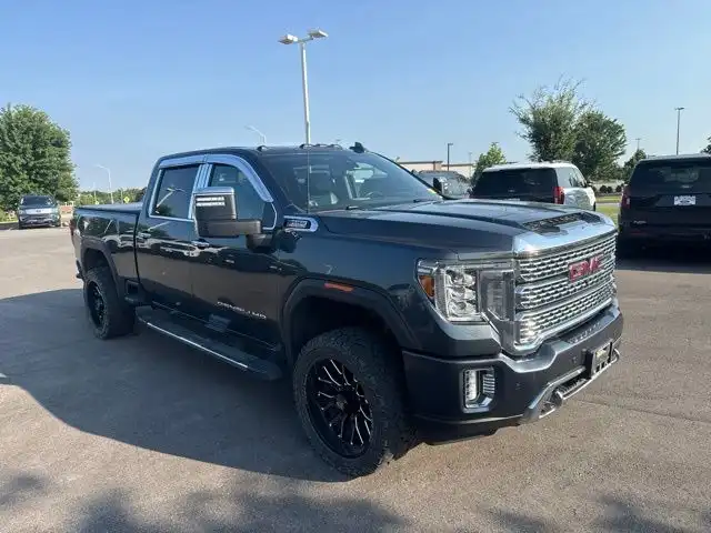 2020 GMC Sierra 4WD Crew Cab Standard Box Denali's photo