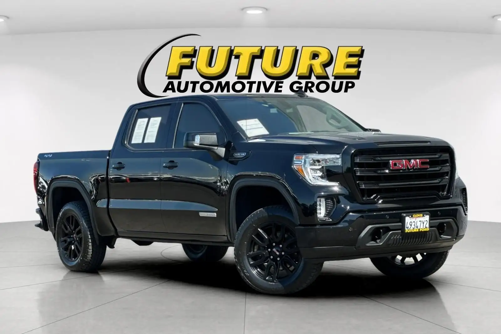 2020 GMC Sierra 4WD Crew Cab Standard Box Elevation's photo