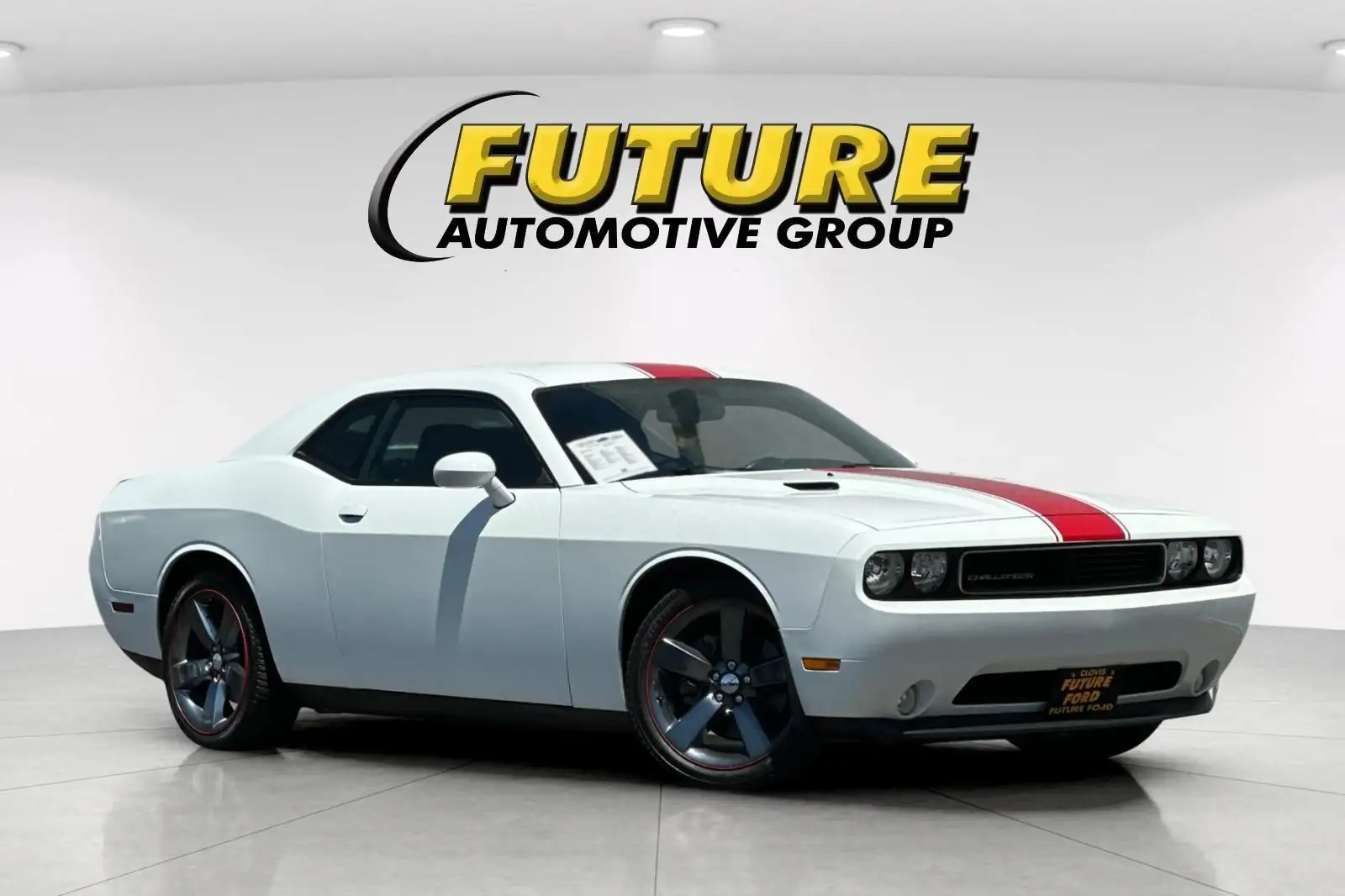 2013 Dodge Challenger SXT's photo