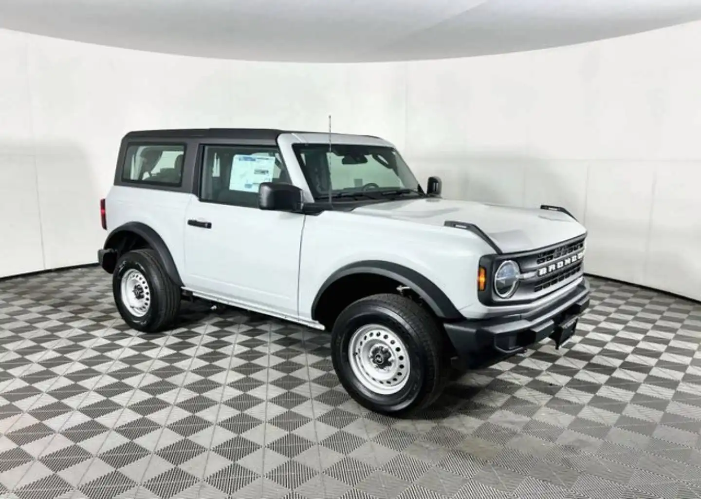 2026 Ford Bronco Base 4x4's photo