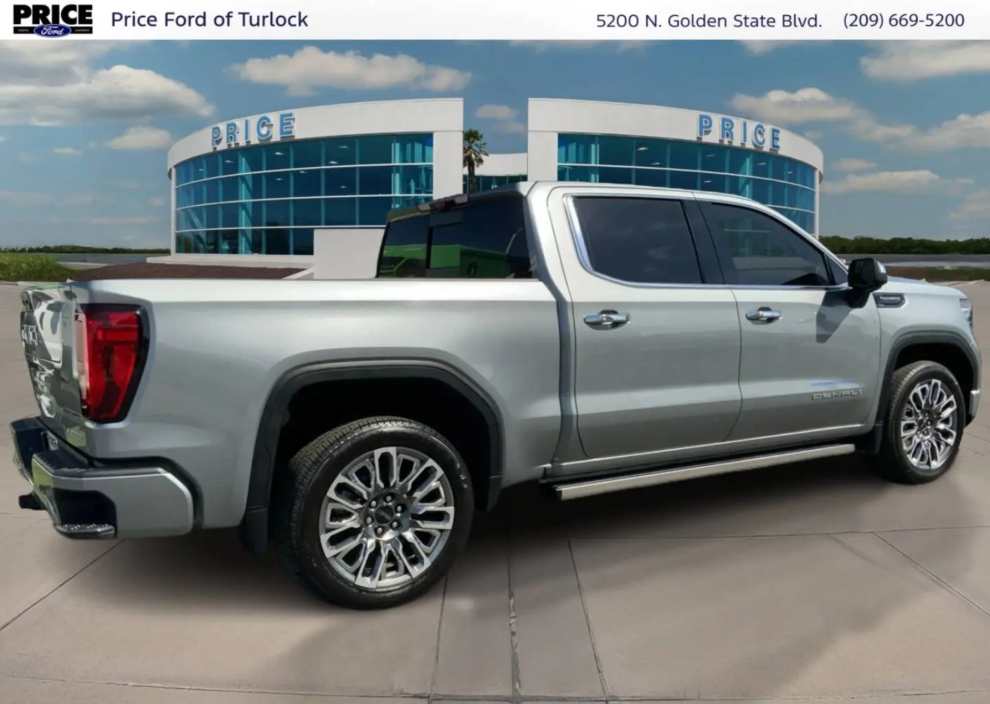 2025 GMC Sierra 4WD Crew Cab Short Box Denali Ultimate photo 5