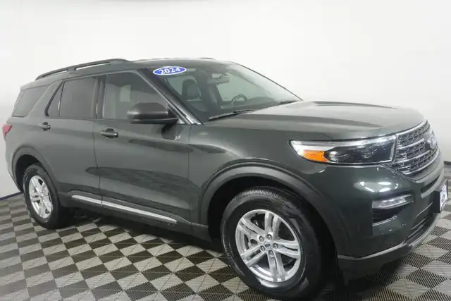 2024 Ford Explorer XLT 4WD's photo