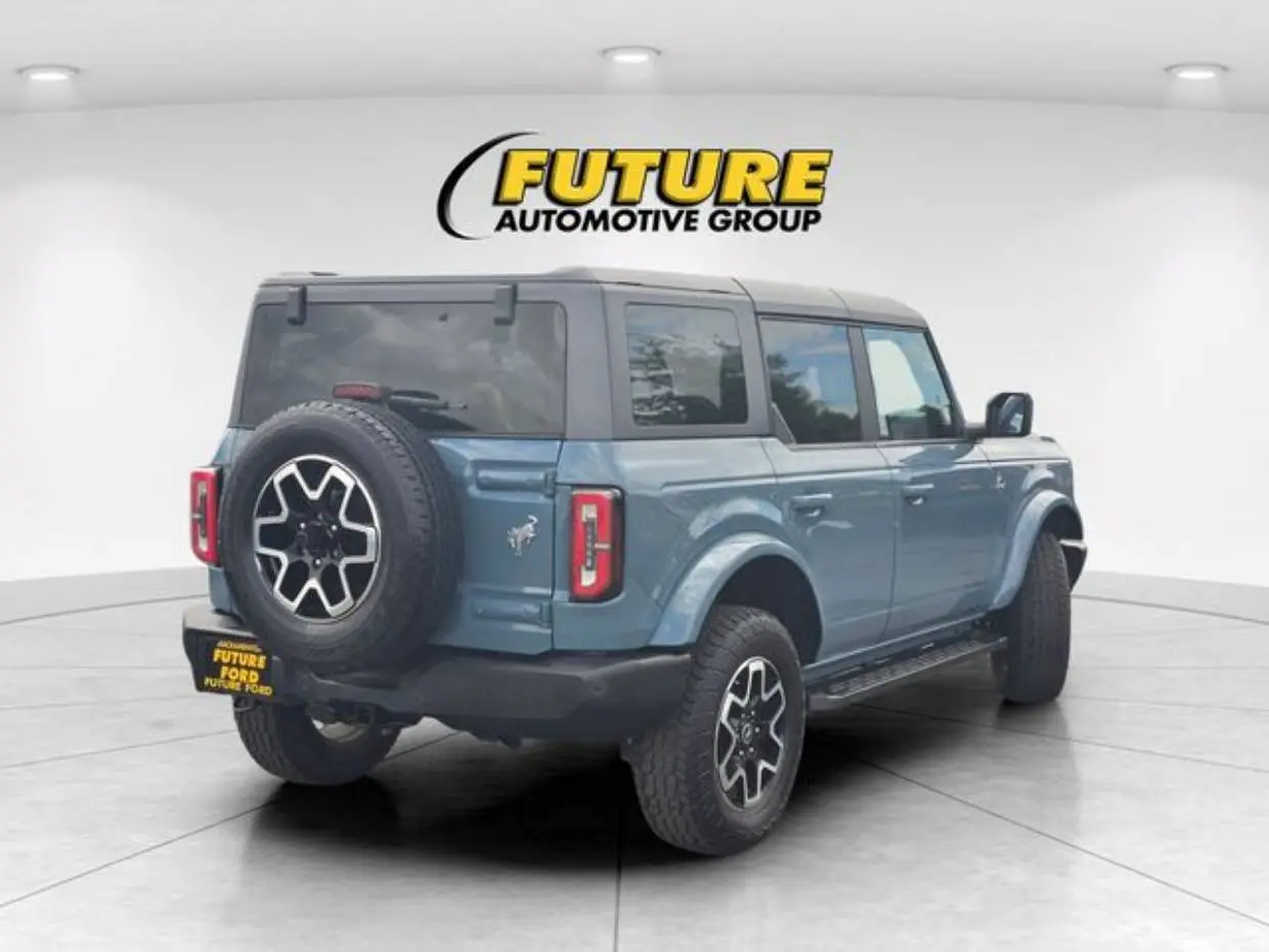 2022 Ford Bronco Outer Banks 4x4 photo 4