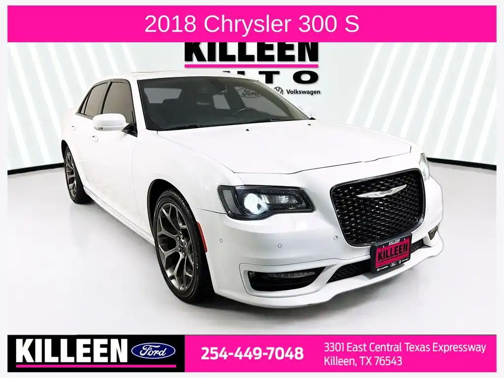 2018 Chrysler 300 S's photo