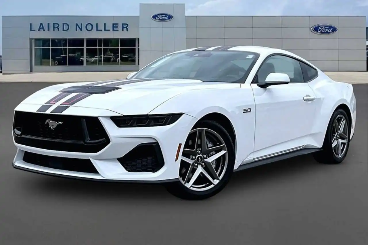 2026 Ford Mustang GT Fastback's photo