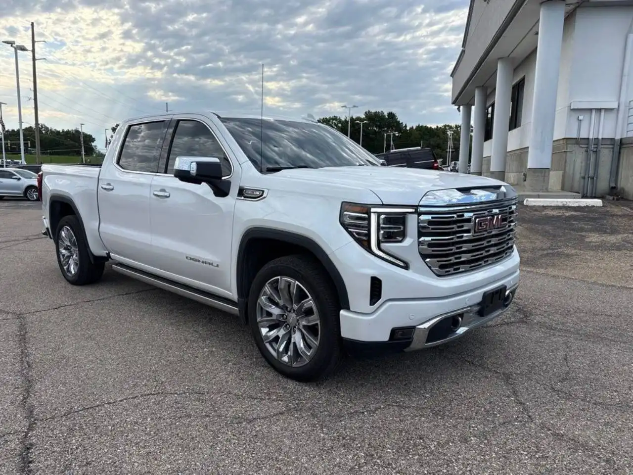 2024 GMC Sierra 4WD Crew Cab Short Box Denali's photo