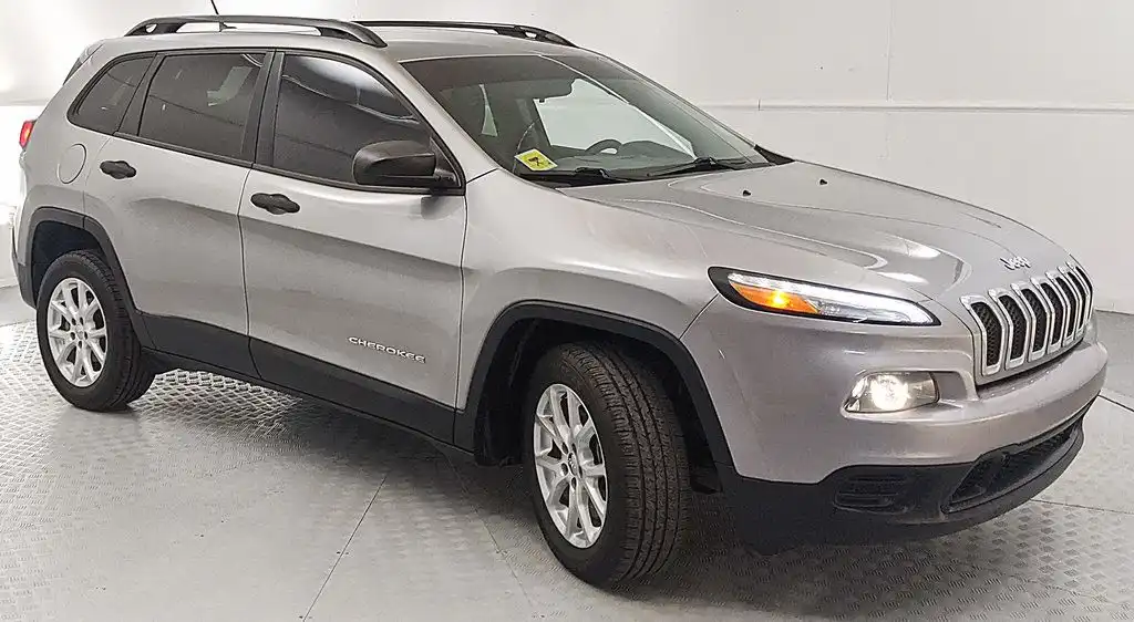 2016 Jeep Cherokee Sport's photo