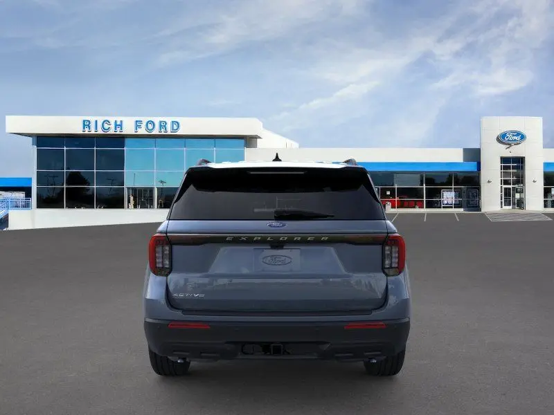 2026 Ford Explorer undefined photo 5