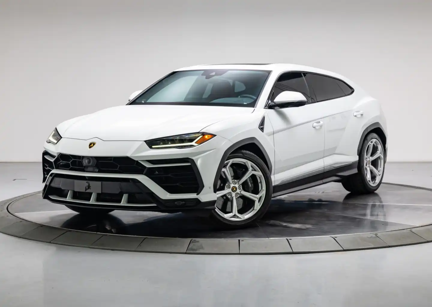 2020 Lamborghini Urus 4.0 V8's photo