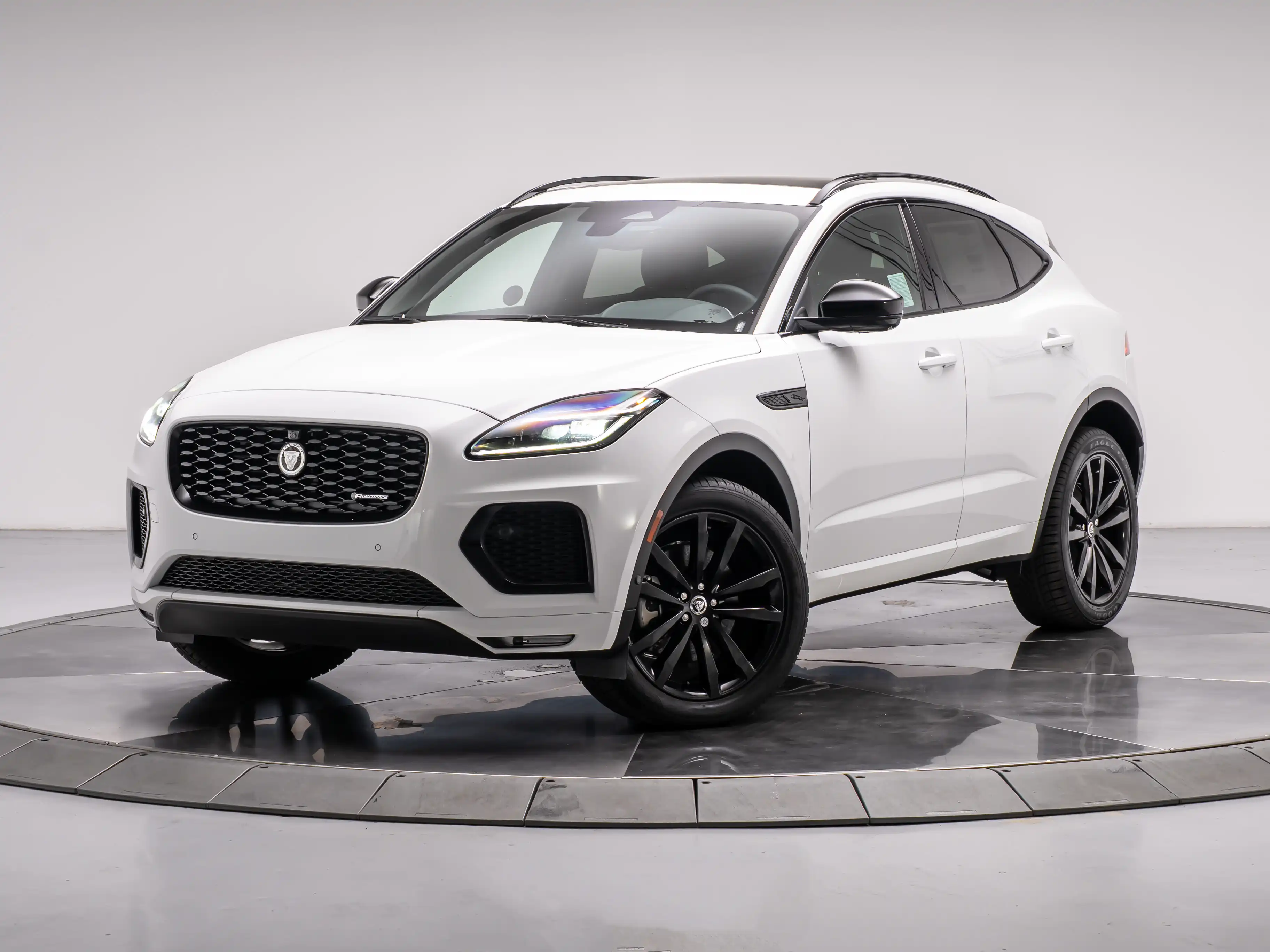 2024 Jaguar E-PACE P250 R-DYNAMIC SE's photo
