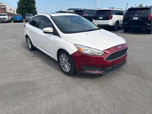 2018 Ford Focus Sedan Titanium's photo
