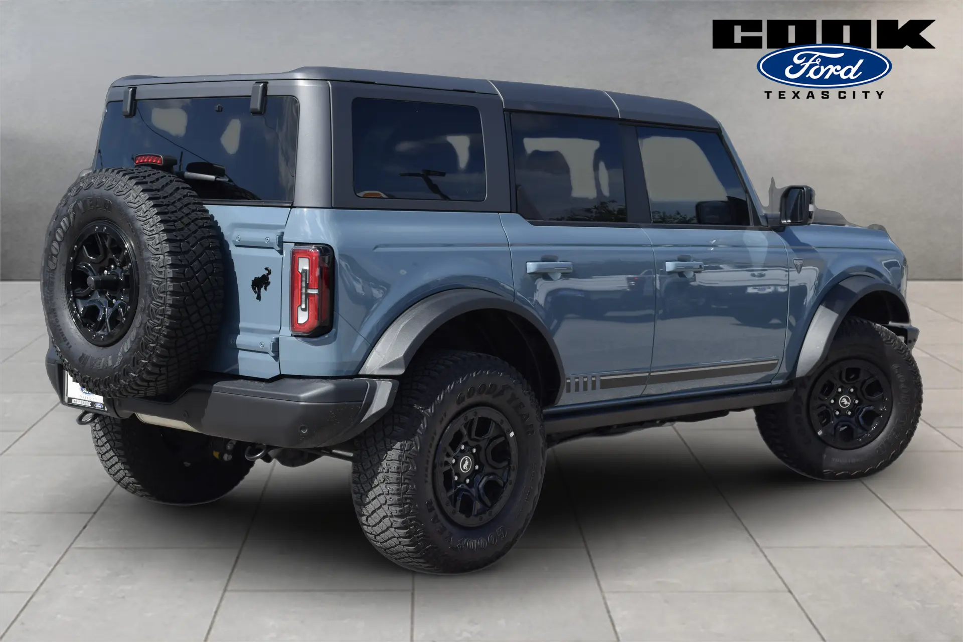 2021 Ford Bronco First Edition Advanced 4x4 photo 4