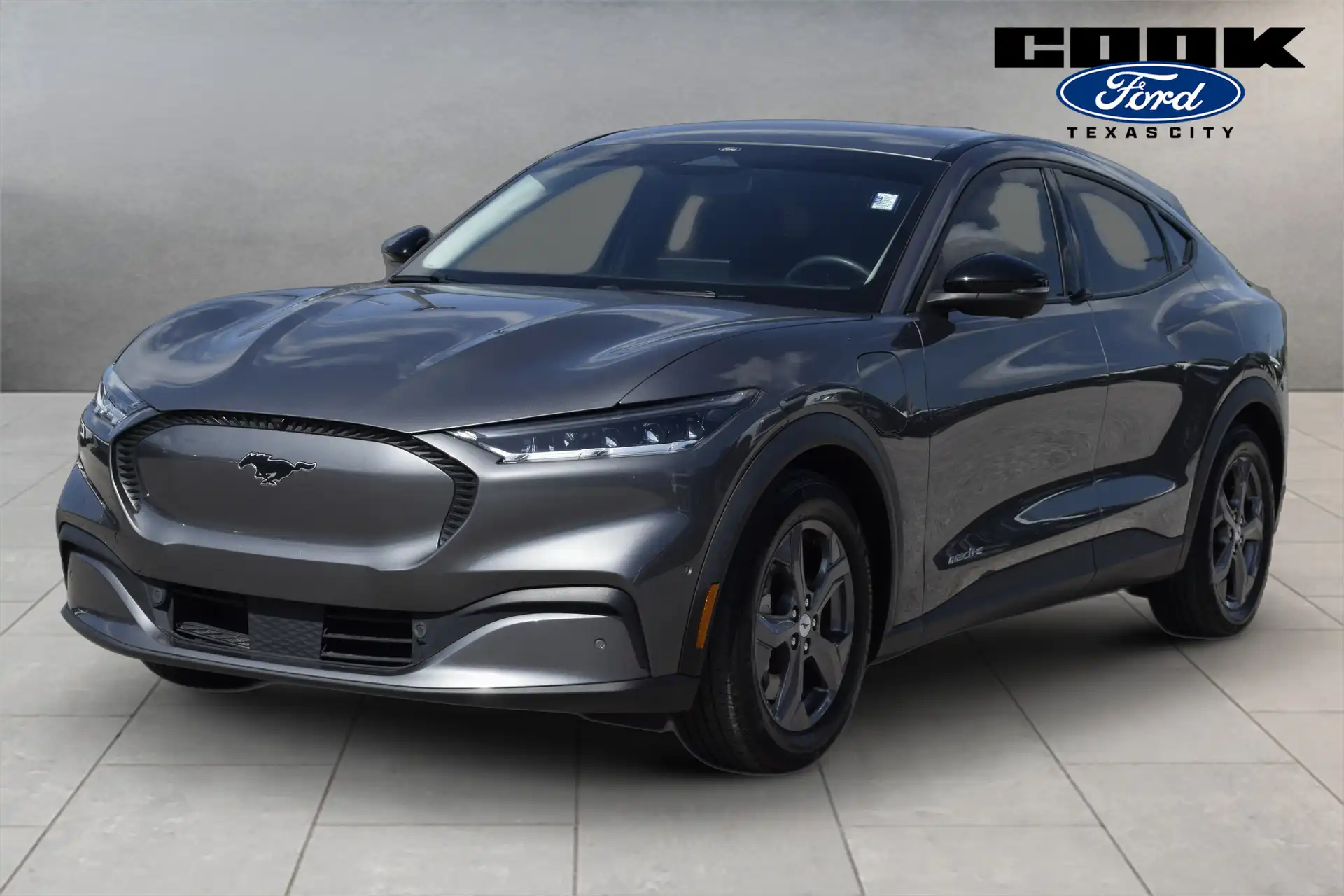2023 Ford Mustang-Mach-e Select's photo