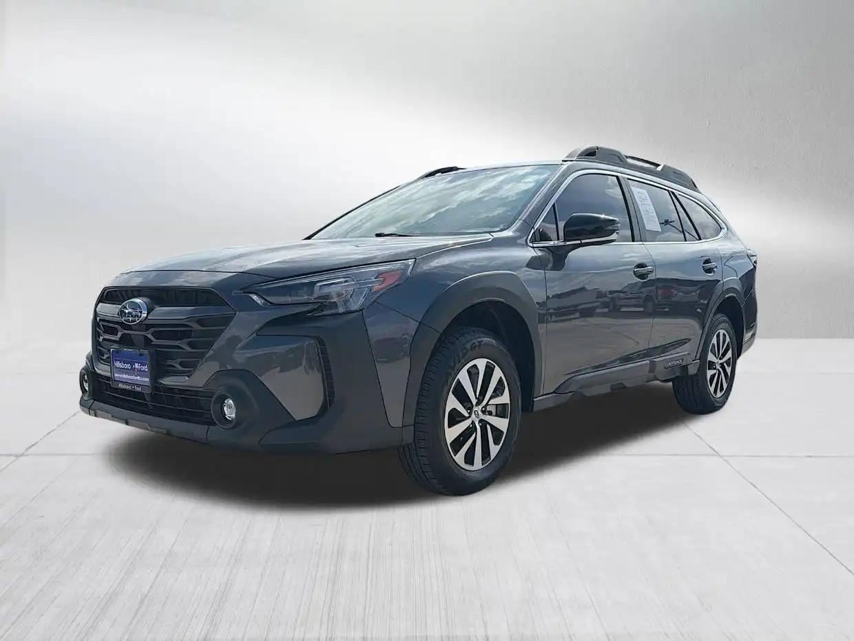 2025 Subaru Outback Premium's photo