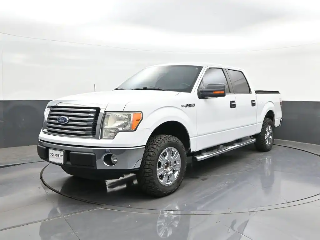 2011 Ford F-150 XLT SuperCrew 145-in's photo
