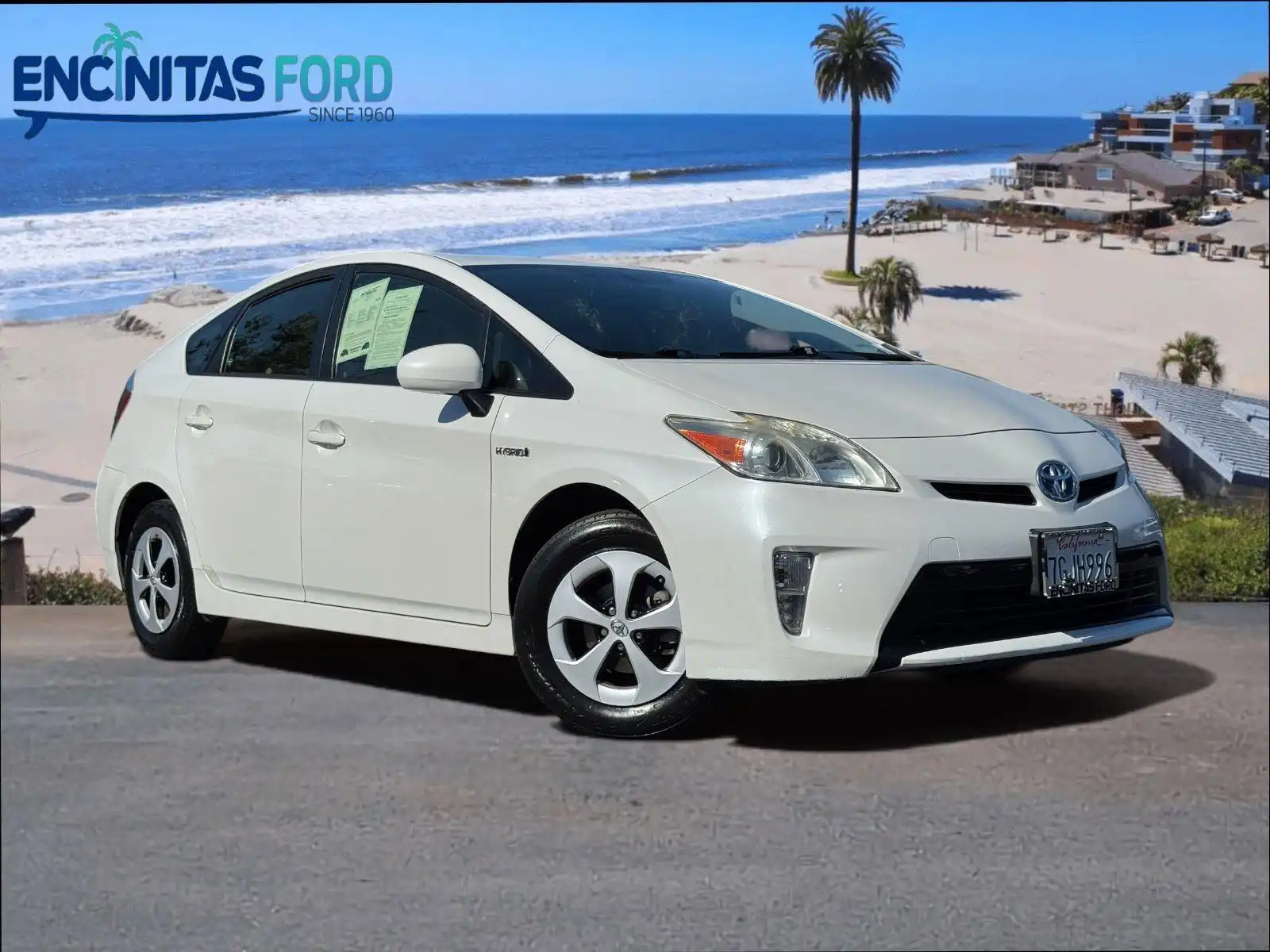 2014 Toyota Prius Four's photo
