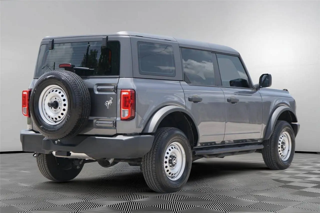 2025 Ford Bronco Base 4x4 photo 5