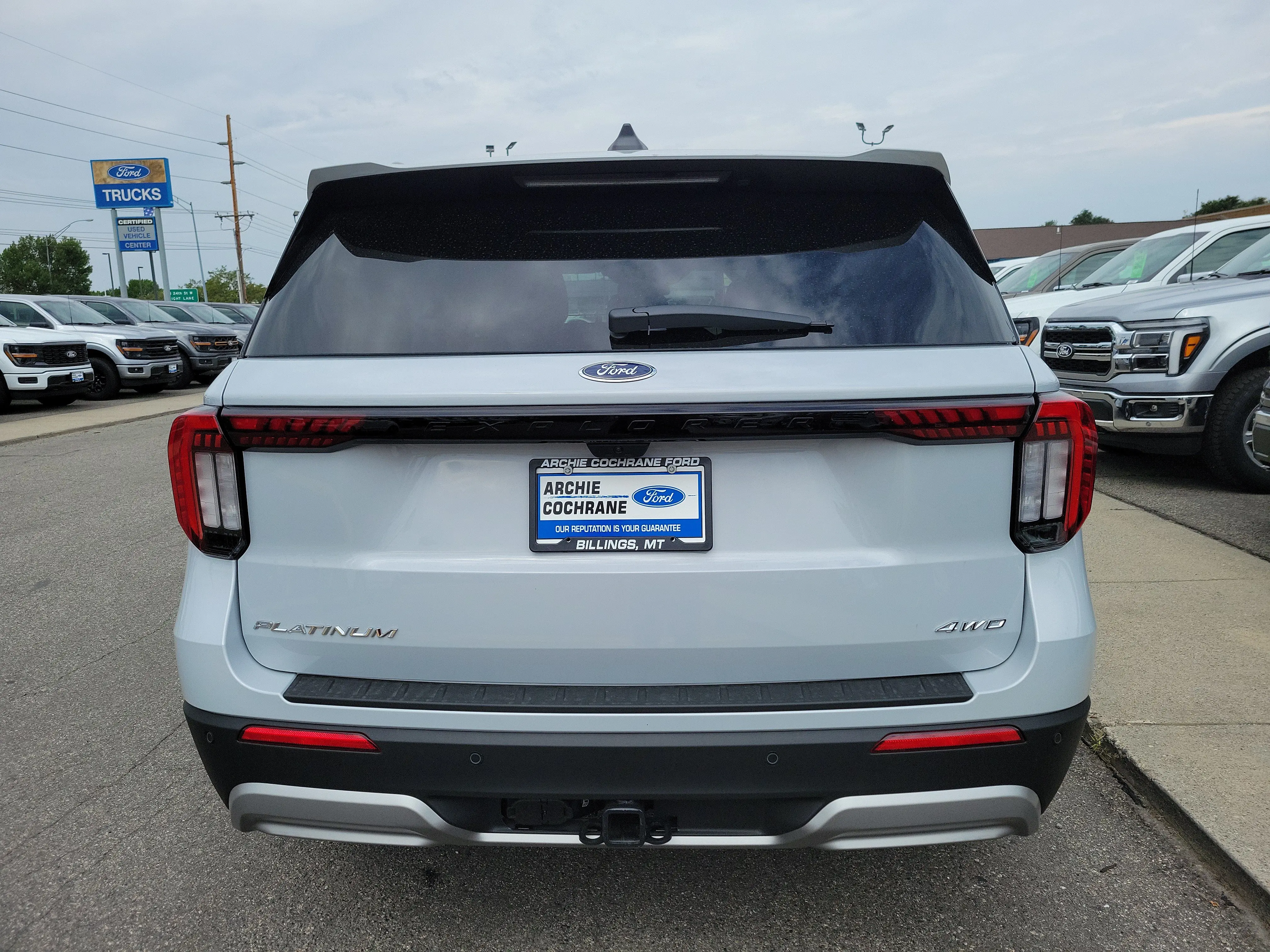2026 Ford Explorer Platinum 4WD photo 4