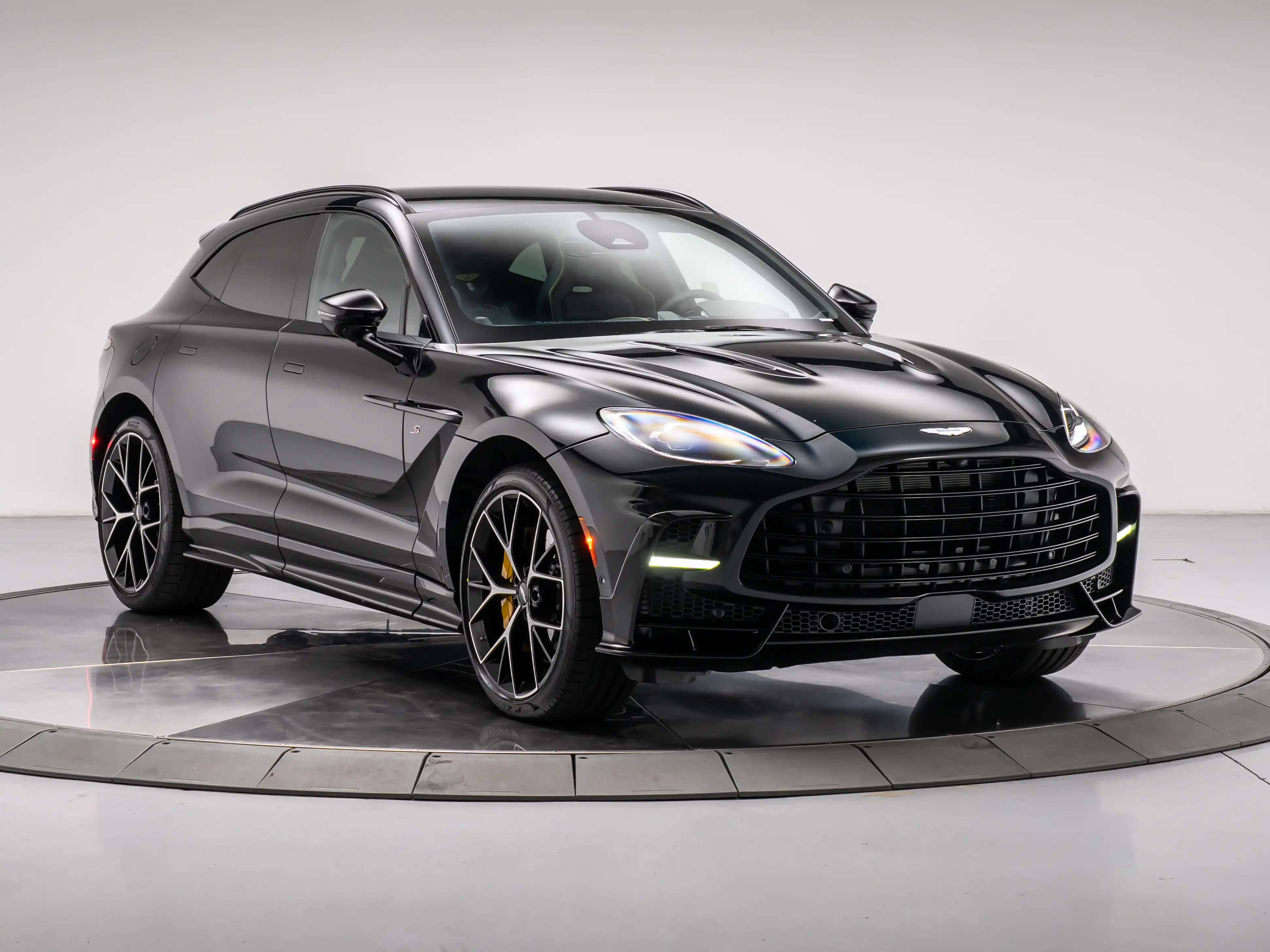 2026 Aston Martin DBX 4.0 V8 S AWD's photo