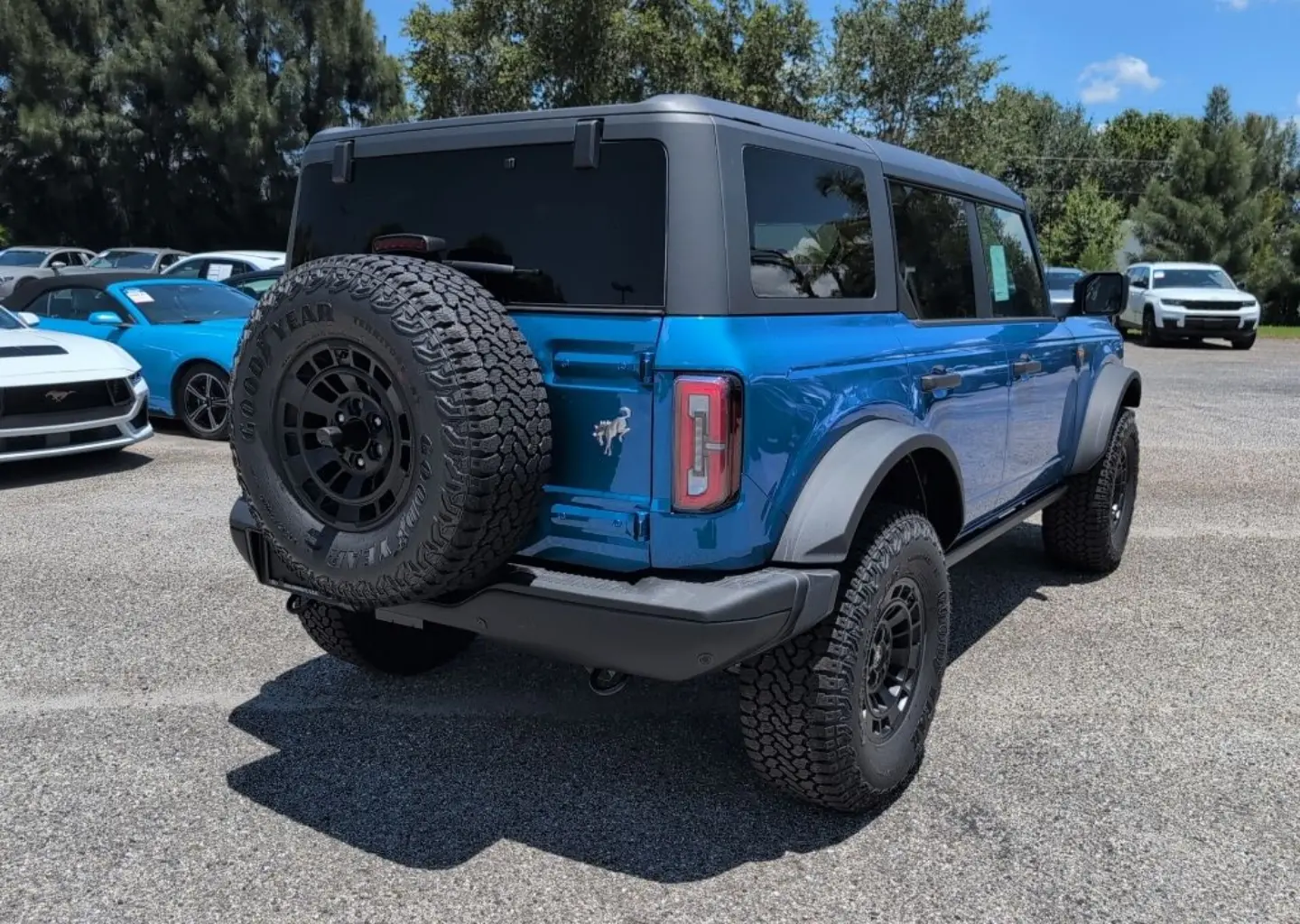 2026 Ford Bronco Badlands 4x4 photo 3