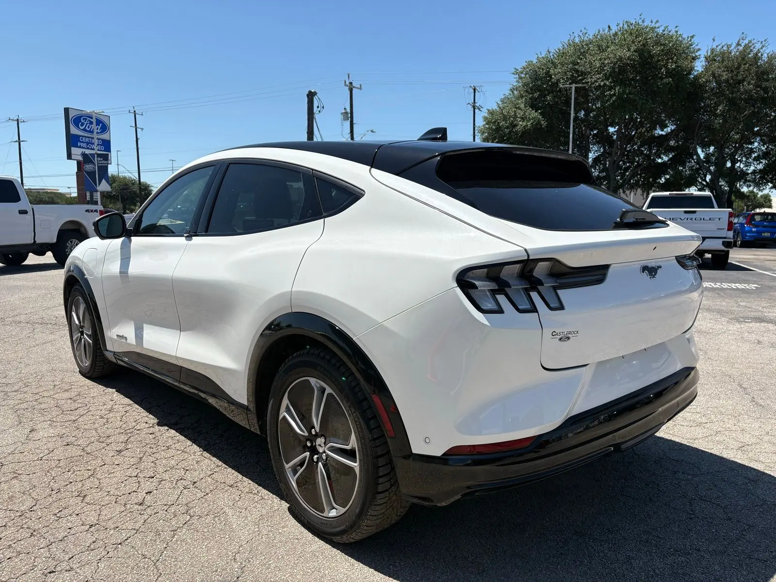 2023 Ford Mustang-Mach-e Premium photo 4