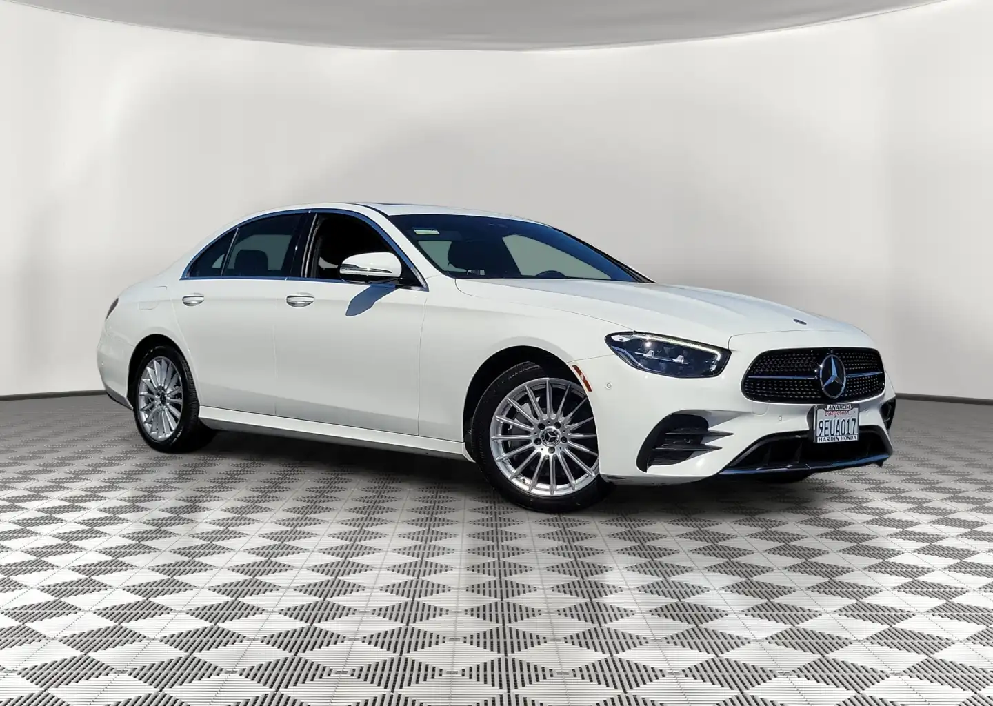 2023 Mercedes-Benz E-Class E350's photo