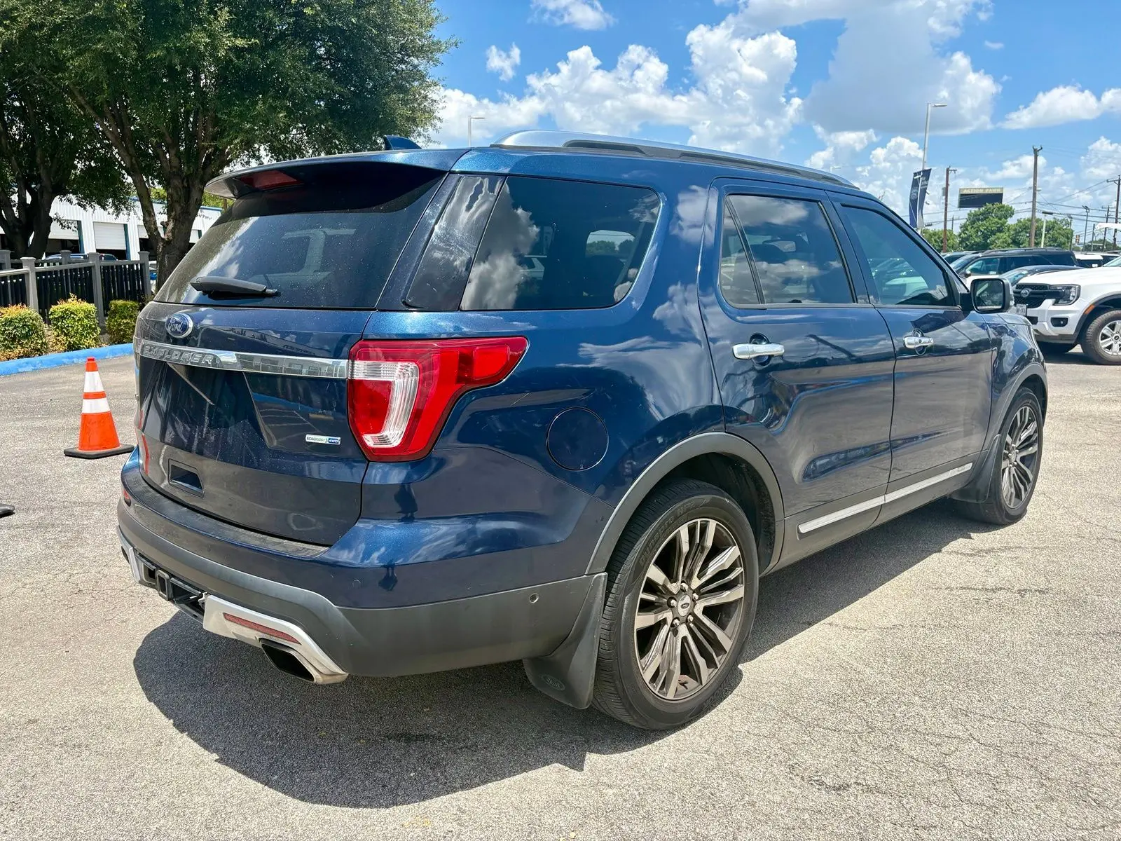 2017 Ford Explorer Platinum 4WD photo 3