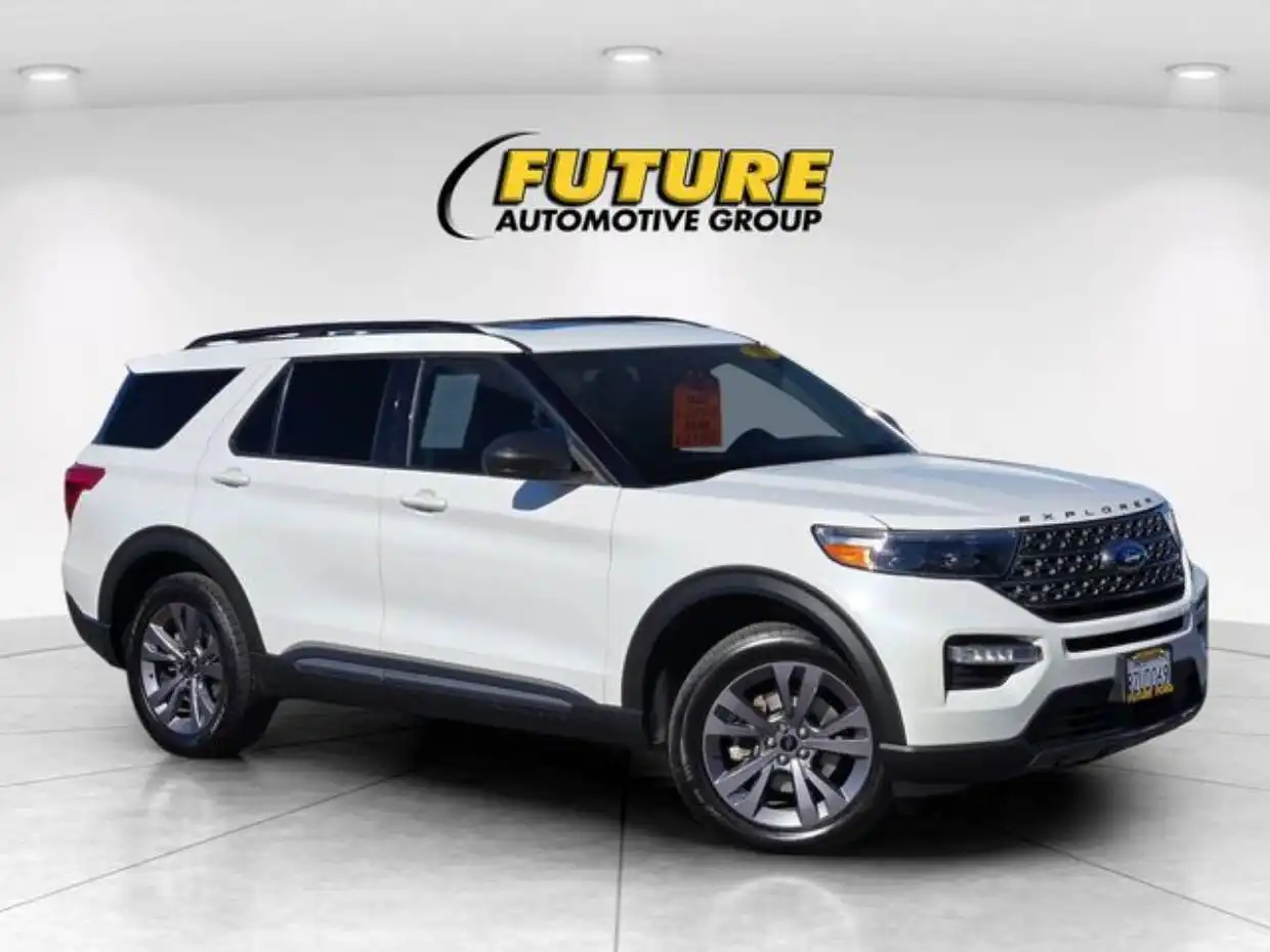 2021 Ford Explorer XLT 4WD's photo