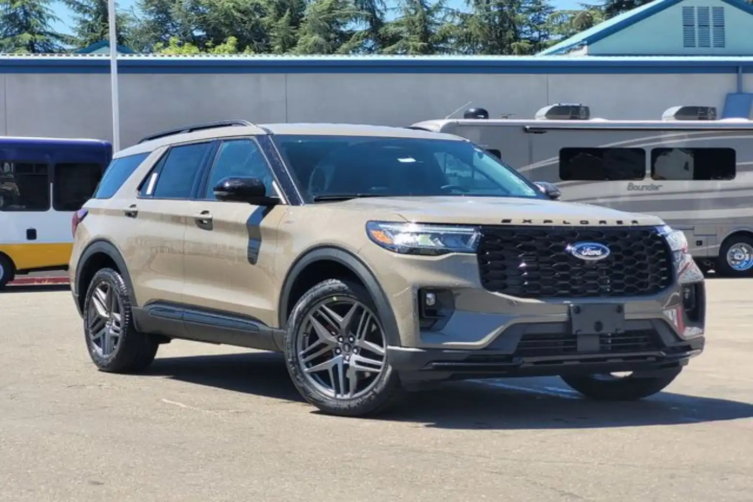 2026 Ford Explorer ST-LINE 4WD's photo