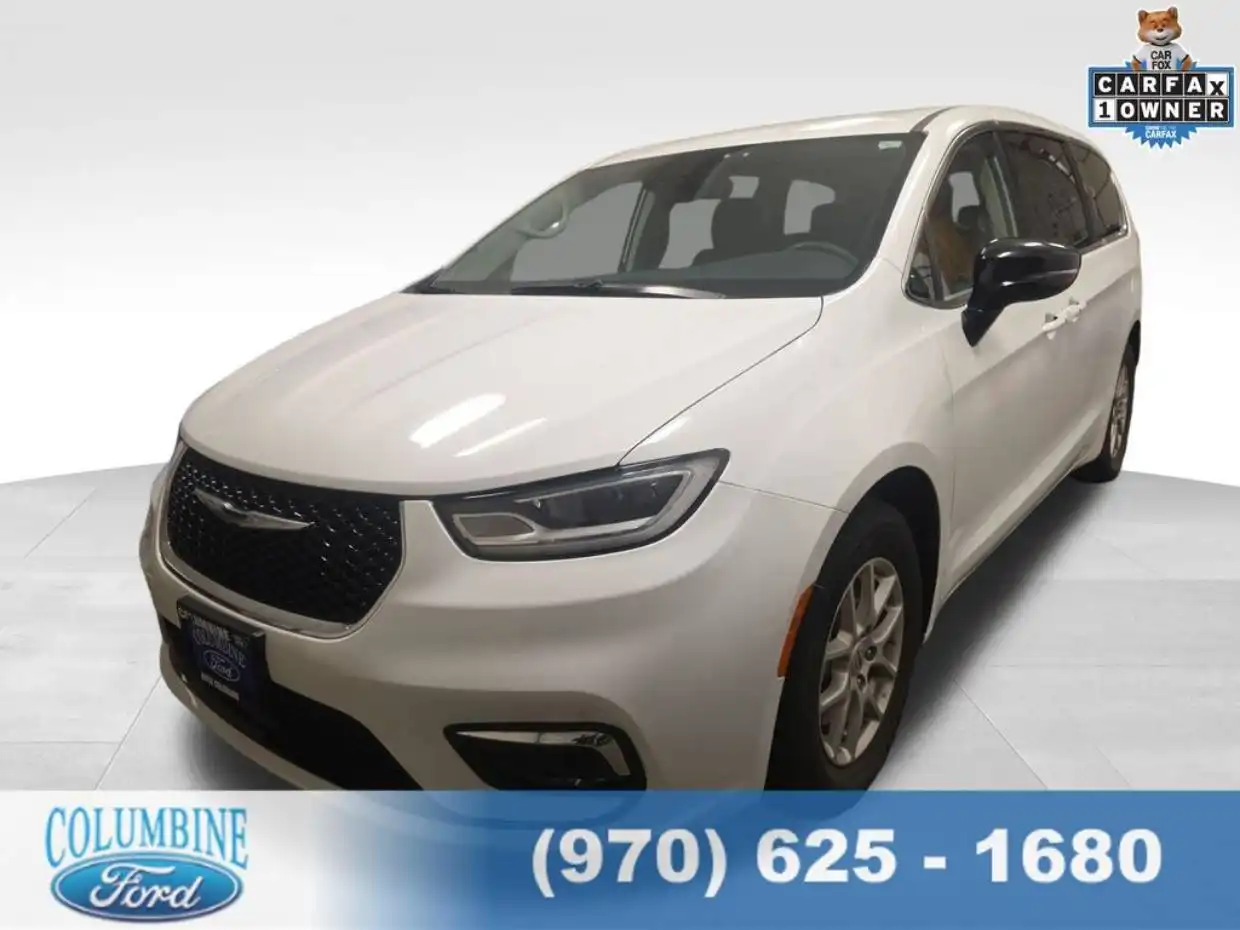 2024 Chrysler Pacifica Touring L's photo
